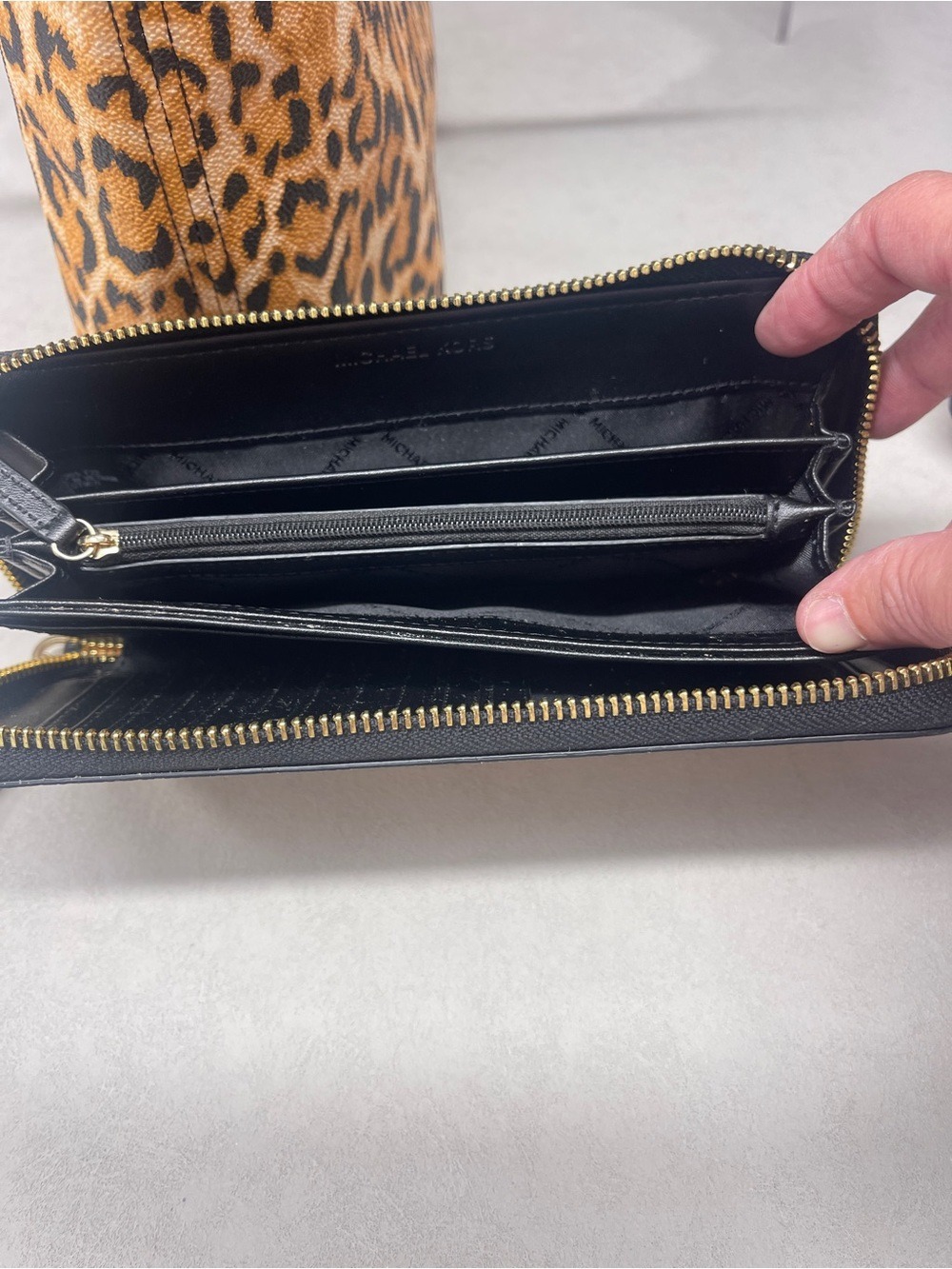 Michael Kors Continental Zip WalletWristlet Cheetah/Leopard Print Marigold Black - Picture 6 of 7